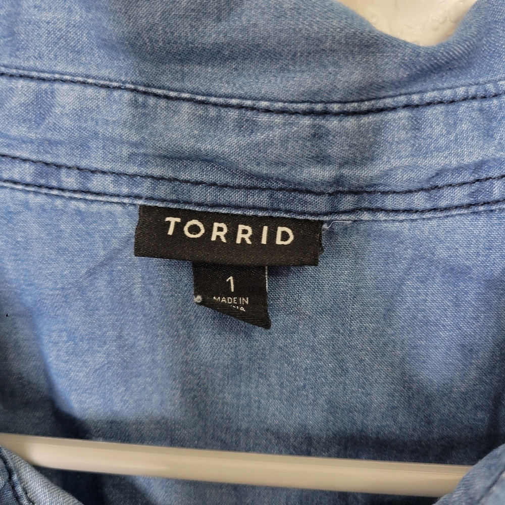 Torrid Size 1 Lizzie Blue Denim Chambray Long Sleeve Slim Fit Button-Up Shirt - Picture 8 of 8